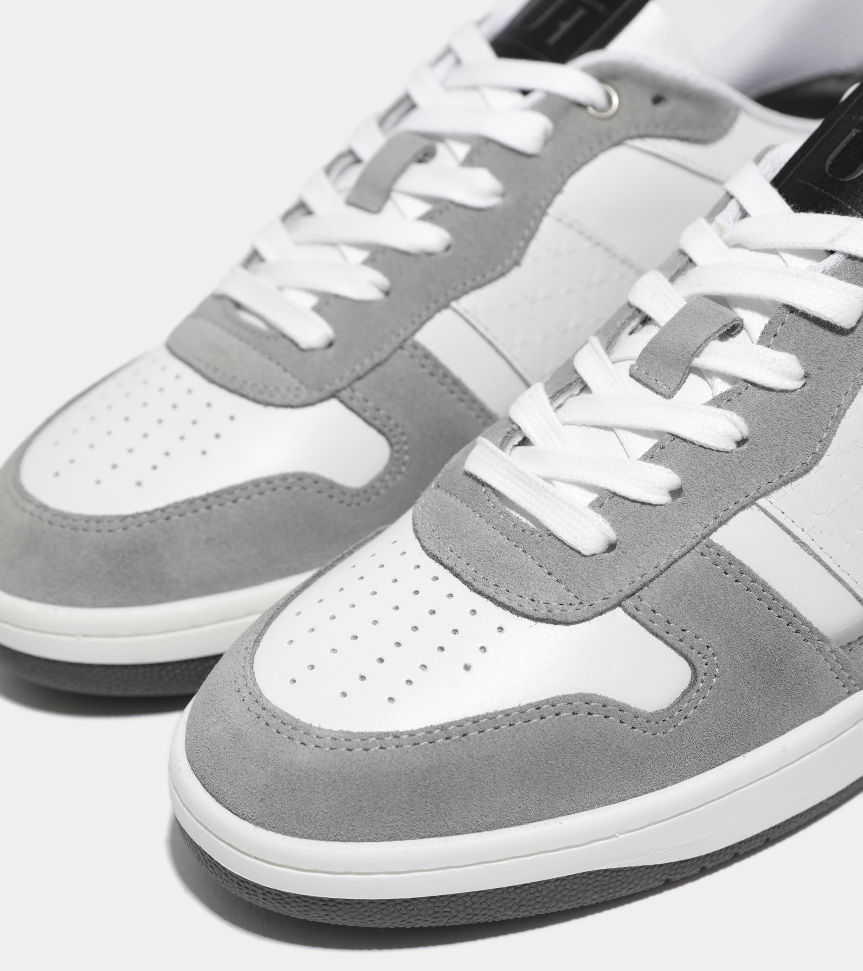 UHF05 LOW | GREY SUEDE WHITE EMBOSS